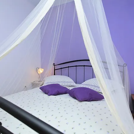Paric Villa Vela Luka